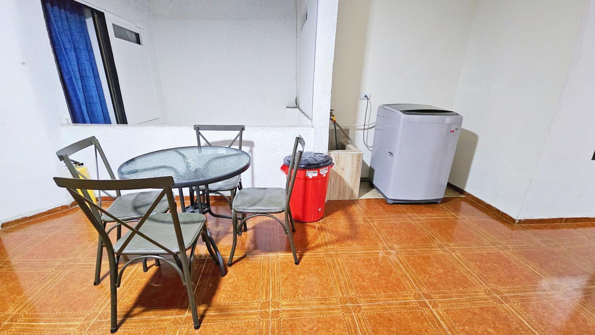 Mom's House Colombia *